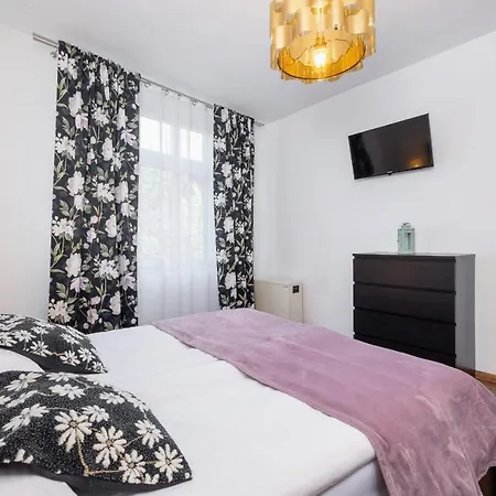 On Krupowki Street With Mountain View By Renters 아파트 *