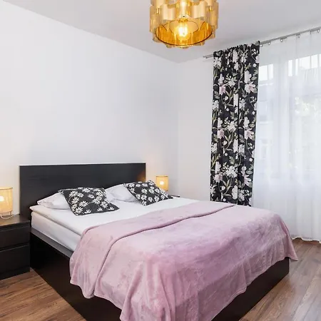 아파트 On Krupowki Street With Mountain View By Renters