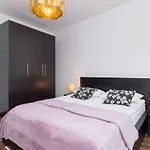 Апартаменты On Krupowki Street With Mountain View By Renters *