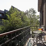 Апартаменты On Krupowki Street With Mountain View By Renters