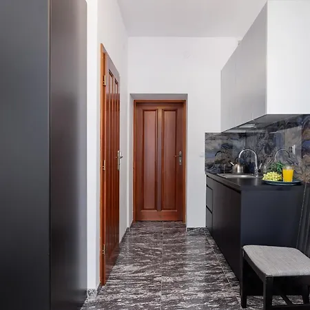 On Krupowki Street With Mountain View By Renters *
