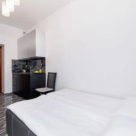 Апартаменты On Krupowki Street With Mountain View By Renters Закопане